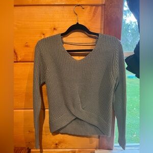 Long sleeve, Sage green, half open back